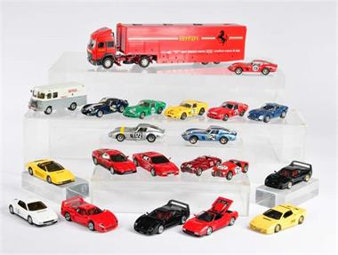 19 Ferrari Modelle + Renntransporter
