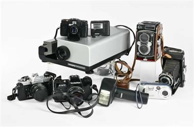 Rollei u.a., Schöne Kamerasammlung (Rolleiflex SL 35 M, Yashica Mat, Minox 35 GT, Liesegang Projektor u.a.)